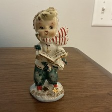 VINTAGE GEO Z LEFT ON CHRISTMAS CAROLER FIGURINE 072 ~ 4 3/4