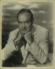 1961 Press Photo Bob Hope strikes a quizzical pose on the 