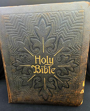 Antique Leather Bible. Ornate Embossed Starburst Parallel Self Pronouncing picture