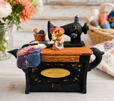 Vtg Traveling Mouse Suitcase Teapot Music Box Talk to the Animals w/ Box picture
