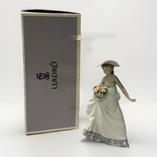 Lladro 5790 “Carefree” Girl With Flowers Figurine W/ Box picture