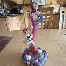Roger Rabbitt and Jessica Markrita Statue Excellent Condition. No Box . Great picture