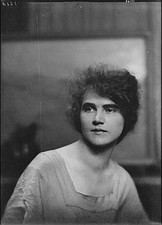 Photo:Smalbach,Beth,Miss,portrait photographs,women,Arnold Genthe,1916 picture