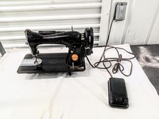 Vintage Singer Sewing Machine 15-91. AH268496. Will Need Servicing  picture