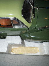 The Danbury Mint 1:24 1941 Cadillac Fleetwood Series 60 Special Diecast Car picture