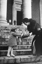 Collection for the benefit of the elderly in Paris December 12 1937 Old Photo 2 picture