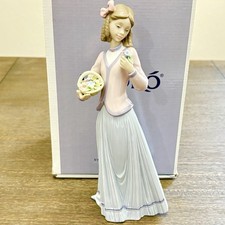 Retired LLADRO