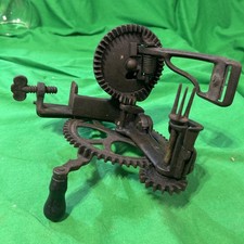 Antique 1890’s Cast Iron Hand Crank Gear Driven Apple Peeler Bench Mount picture