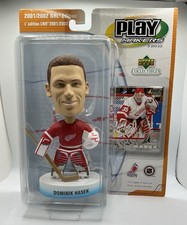 2001/02 UD Play Makers Dominik Hasek Detroit Redwings Red Jersey Bobblehead picture
