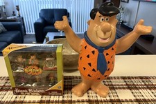 Hanna Barbera Boxed The Flintstones Cartoon Figurine and ceramic Fred flintstone picture