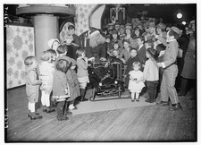 Photo:Santa Claus Gendron Toy Packard Car Children Christmas 1920s picture