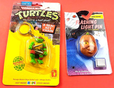 Vintage Teenage Mutant Ninja Turtles RAPHAEL, Key chain and Flashing Light B3 picture