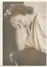 20th CENTURY WOMAN Vintage SMALL FOUND FAMILY PHOTO Original B+W 54 40 W picture
