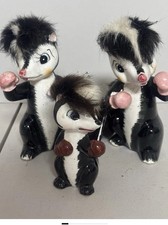VINTAGE 1950s skunk ceramic figurines Boxer Fighters RARE - Made In Japan picture
