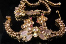 2 VINTAGE JULIANA PURPLE PINK PARURE RHINESTONE GOLD TONE NECKLACE BRACELET picture