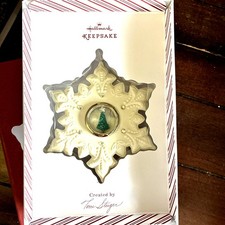 NIB 2015 Hallmark Keepsake Ornament Season of Wonder picture