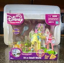 Disney Theme Parks Keys to the Magic It’s a Small World Playset picture