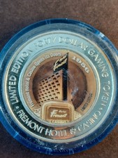 $40 GAMING TOKEN FREMONT CASINO LAS VEGAS .999 SILVER. RARE Blue Cap picture