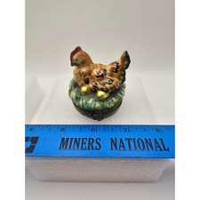 Limoges France Hen & Chicks Trinket Box Peint Main Porcelain Bird Clasp French picture