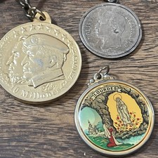 VTG 5 pc Lot 1935 SILVER VZA 1983 Vatican Pope Religious & Chávez Keychain ASIS picture