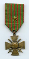 WWI FRANCE French CROIX DE GUERRE 1914-1917 War Medal Complete with Hanger picture
