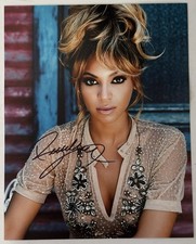 Beyoncé, Signed Photo 8x10 with COA, picture