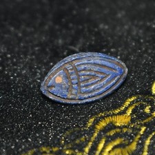 Ancient Near Eastern Lapis Lazuli Stone Amulet Fish Bead in good Condition picture