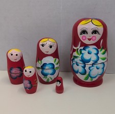 Vintage Russian Matryoshka Nesting Dolls Set 5 Red Blue Floral Hand Painted picture