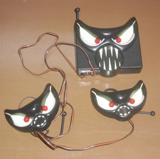 2001 Minami Halloween - Haunted Hedge Eyes - Sounds and Lights picture