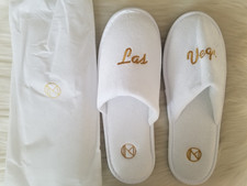 LAS VEGAS NOMAD HOTEL SPA UNISEX SLIPPERS & POUCH WHITE NEW picture