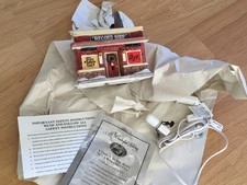 IT'S A WONDERFUL LIFE CHRISTMAS VILLAGE DHC 1997 ~ THE RECORD SHOP picture