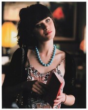 Zooey Deschanel Movie Still Photo 8x10 Publicity Press Portrait  P34c picture