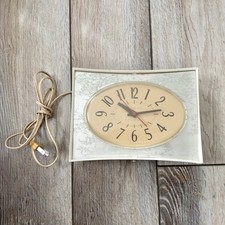 Vtg MCM GE Lighted Dial General Electric Clock Model 2130KA USA No Lights Read picture
