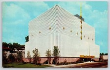 The Abundant Life Building South Boulder Tulsa Oklahoma Road & Grounds Postcard picture