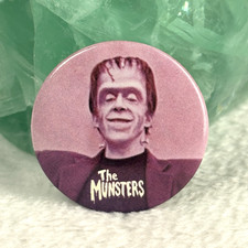 Vtg 1964 The Munsters Herman Fred Gwynne Horror TV Show Promo Button Pin RARE picture