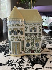 The Lenox Village Planter - Original- 1996 Cheery Yellow 💛 picture