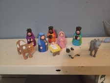 Vintage 1993 Avon Kids My First Christmas Nativity Complete 9 Piece Figure Set picture