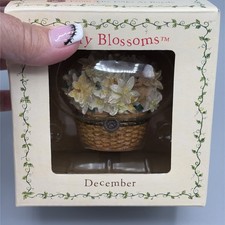 Boyds Bears Beary Blossoms Treasure Box December Flowers in Original Box picture