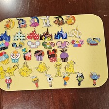 DLR Hidden Disney 2025 Wave B – Full Set (30 Commons + 6 Chasers + Super Chaser) picture