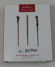 2022 HALLMARK KEEPSAKE HARRY POTTER WIZARDING WAND SET ORNAMENT NIB P picture