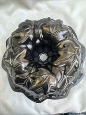 Nordic Ware Harvest Leaves Bundt Pan Bronze picture