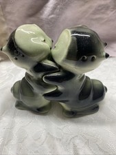 Vintage Bendel Love Bugs Hugging Kiss Salt & Pepper Shakers Set Gray picture