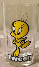 Vintage 1976 Warner Bros Tweety Bird Drinking Glass Embossed Base Looney Tunes picture