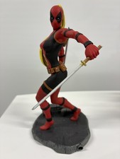 Diamond Select Toys Marvel Gallery Lady Deadpool PVC Statue Figure 2016 picture