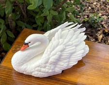 LENOX THE GRACEFUL SWAN FINE PORCELAIN FIGURINE EXCELLENT CONDITION picture