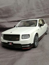 Kyosho Toyota Century 1/18 Scale Diecast Model Car picture