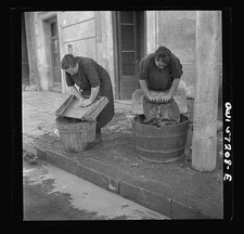 Photo:Women Washing Laundry 1930s 1940s Street Scene picture