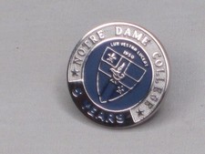 vintage NOTRE DAME COLLEGE 5 YEARS award service lapel pin tie tack * BX3 picture