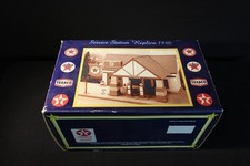 Texaco Service Station Model Toy REPLICA 1940 - NEW IN ORIGINAL BOX- 0 SCALE picture