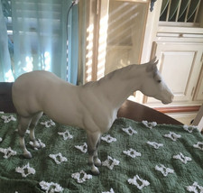 Breyer Traditional Alabaster Watchful Mare only Collecters Edition 1993 VGC picture